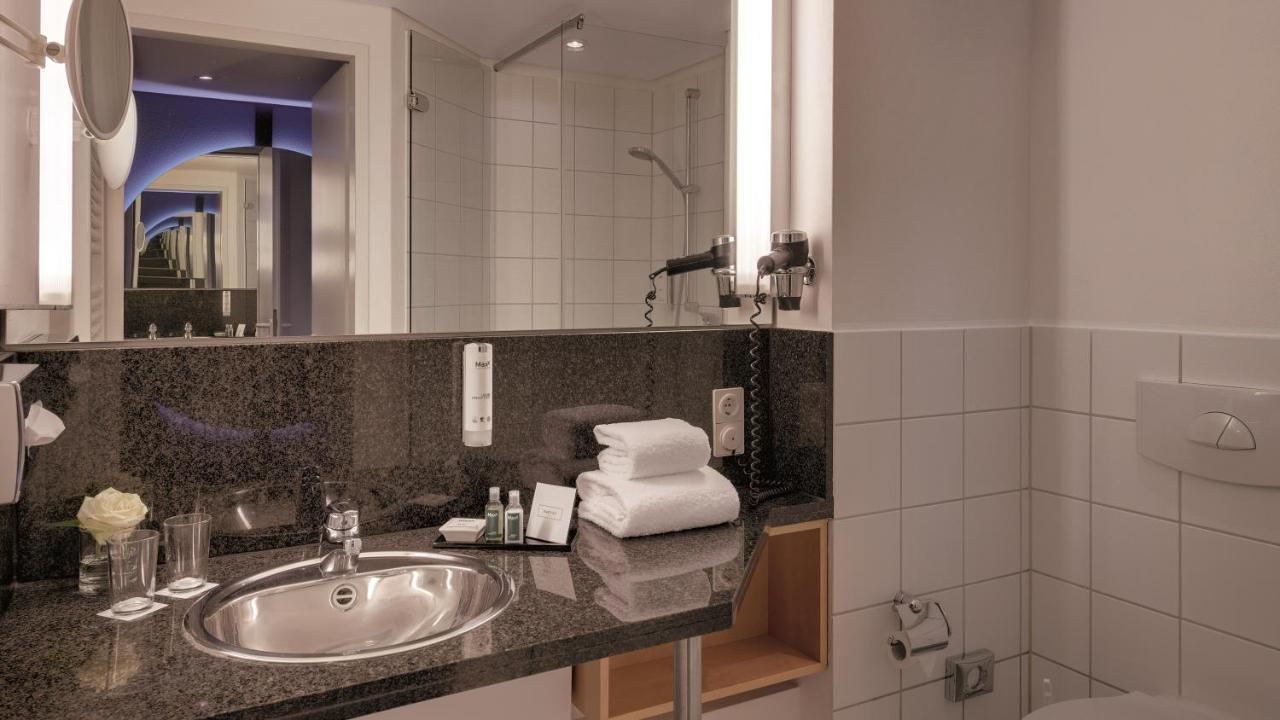 Hotel The Yard באד הונף אם ריין מראה חיצוני תמונה