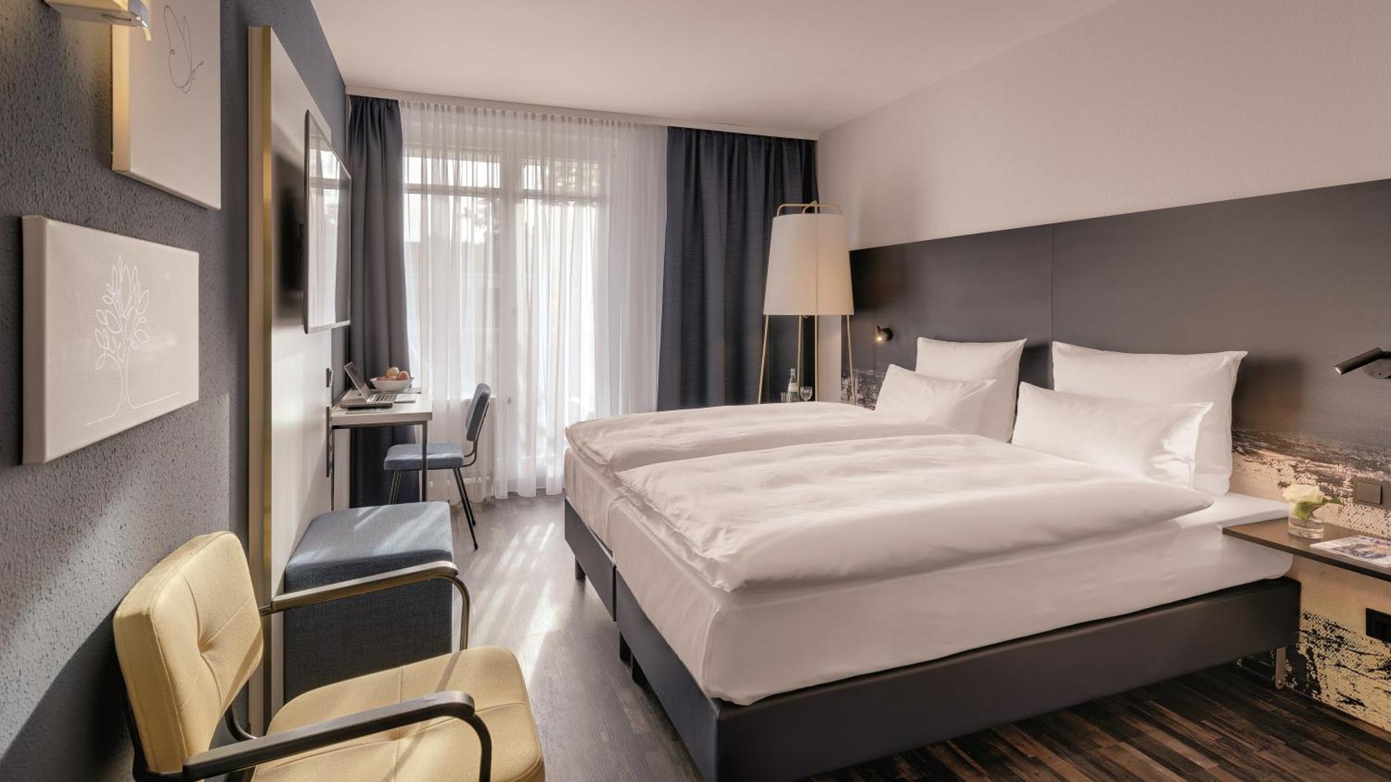 Hotel The Yard באד הונף אם ריין מראה חיצוני תמונה